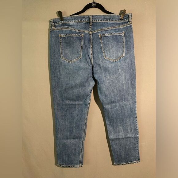 Old Navy Women's Boyfriend Denim Capris Size 16 Medium Wash Very Little Wear - Picture 6 of 6
